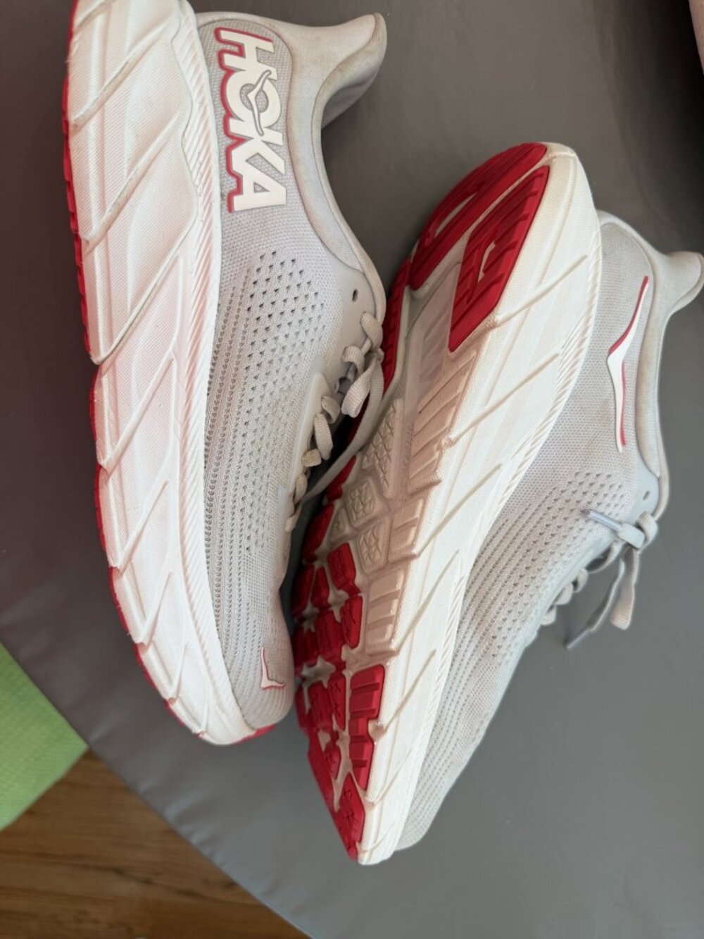 Hoka One One Women's Arahi 7 sneakers - Picture 2 of 8